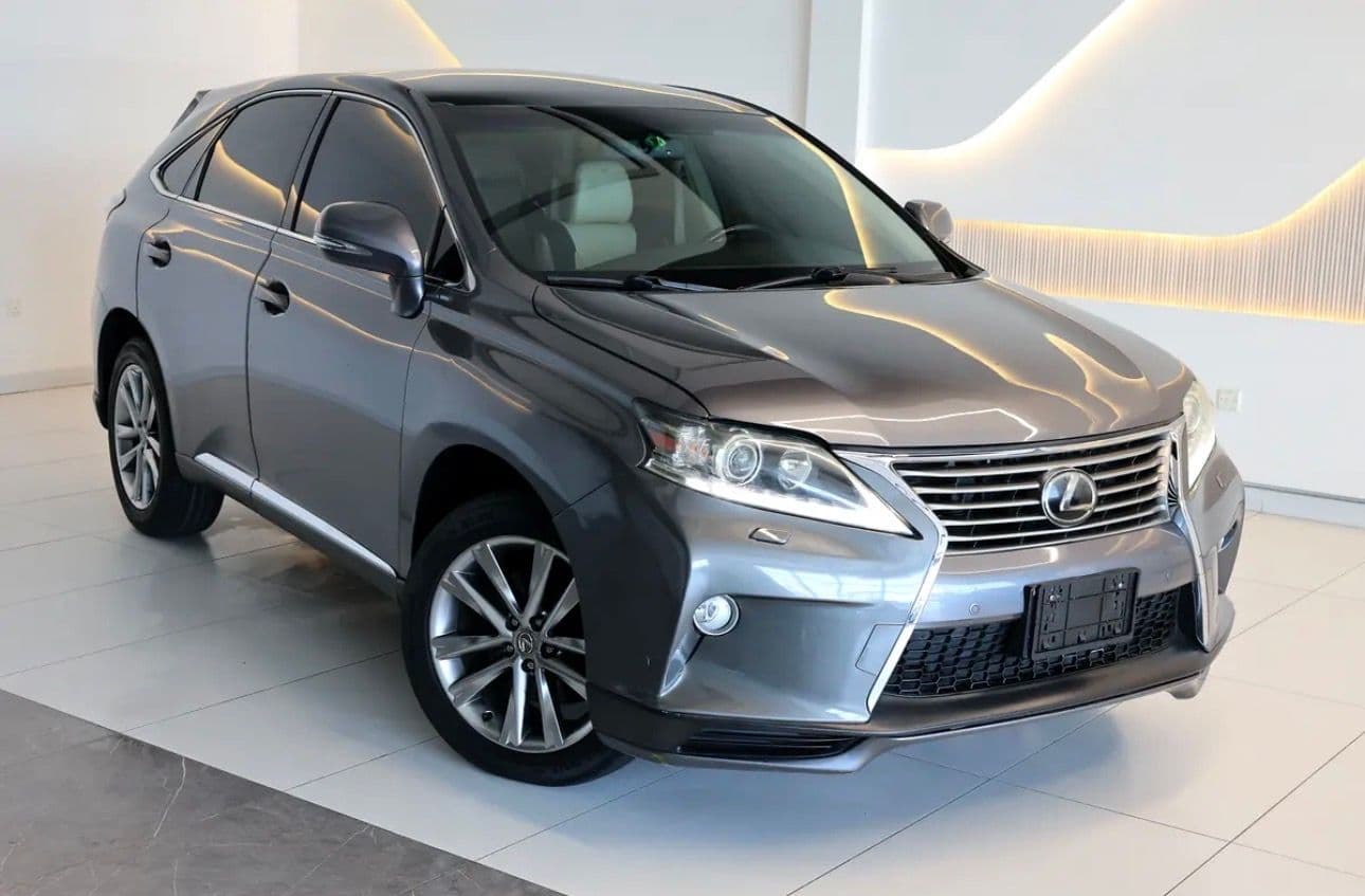 2013 Lexus RX 350 Platinum in excellent condition. This GCC spec  - SUV  - Thumbnail 2