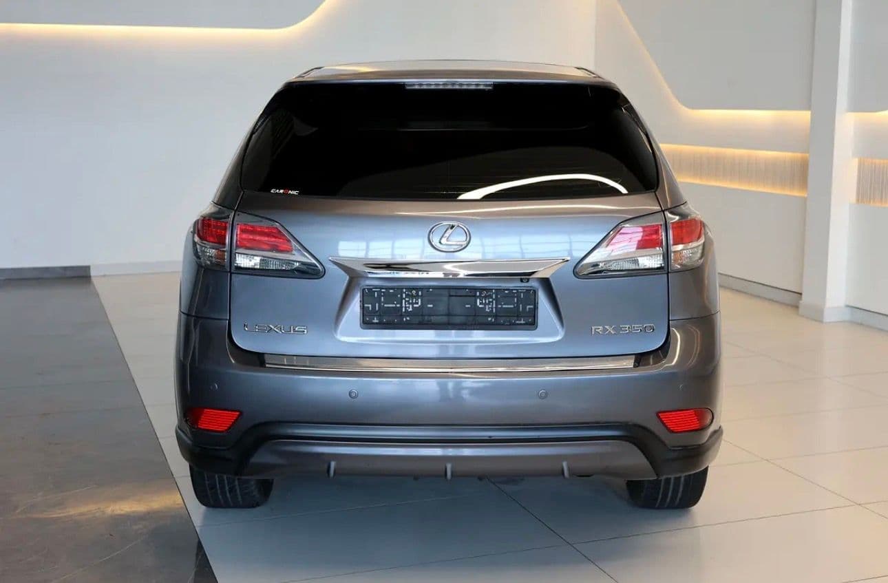 2013 Lexus RX 350 Platinum in excellent condition. This GCC spec  - SUV  - Thumbnail 6