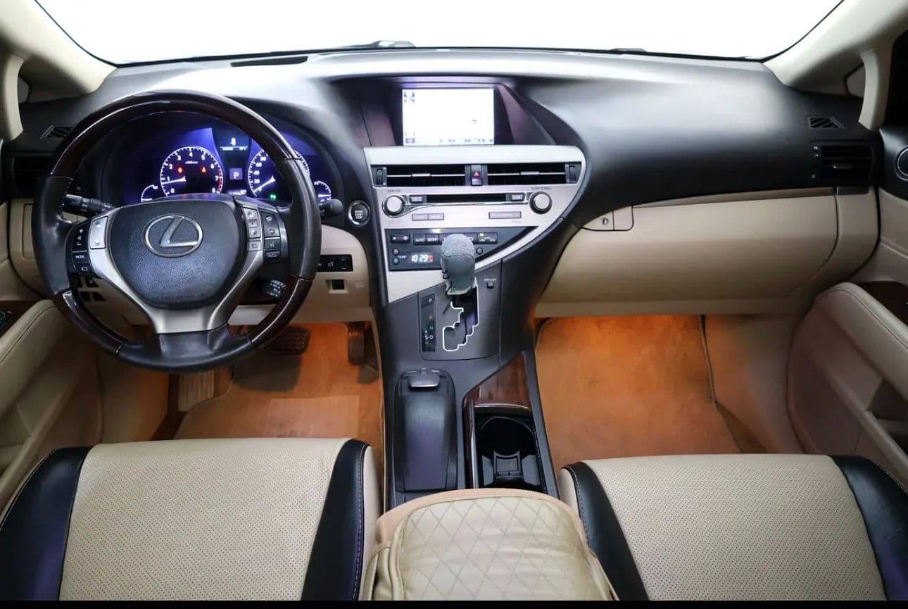 2013 Lexus RX 350 Platinum in excellent condition. This GCC spec  - SUV  - Thumbnail 11