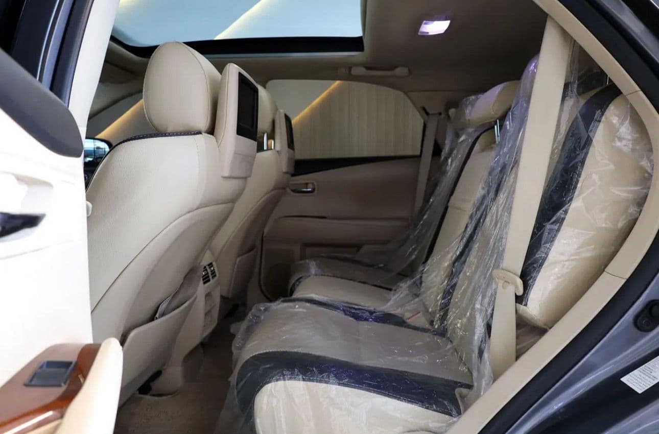 2013 Lexus RX 350 Platinum in excellent condition. This GCC spec  - SUV  - Thumbnail 16