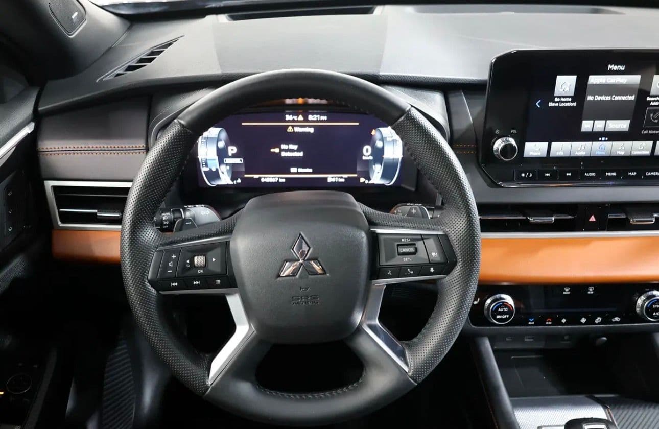 2024 Mitsubishi Outlander Limited Edition -GCC spec - SUV  -Under warranty & service - Thumbnail 12
