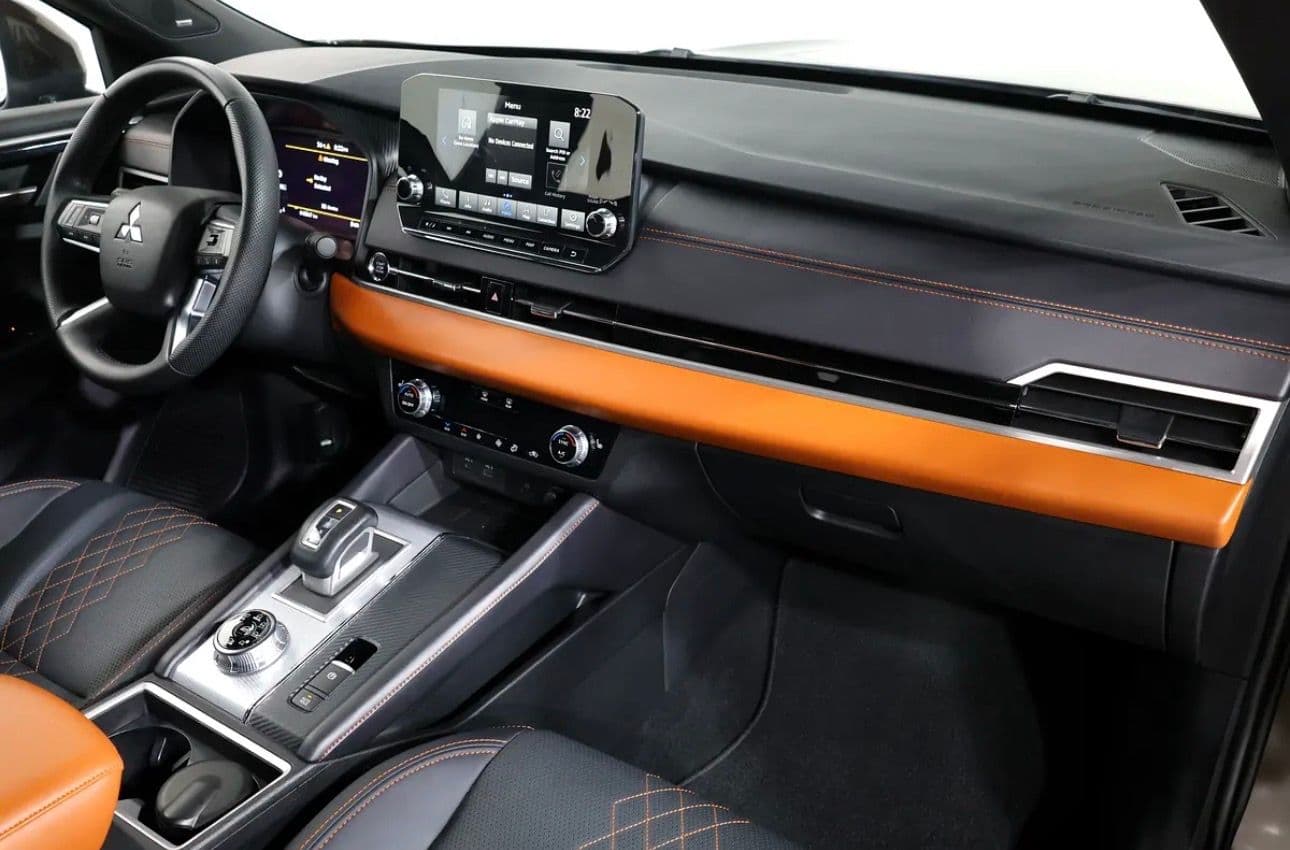 2024 Mitsubishi Outlander Limited Edition -GCC spec - SUV  -Under warranty & service - Thumbnail 14