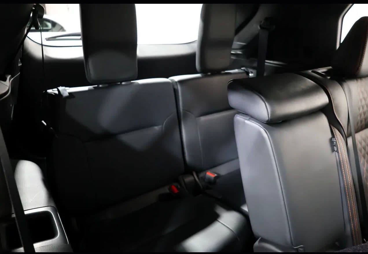 2024 Mitsubishi Outlander Limited Edition -GCC spec - SUV  -Under warranty & service - Thumbnail 18