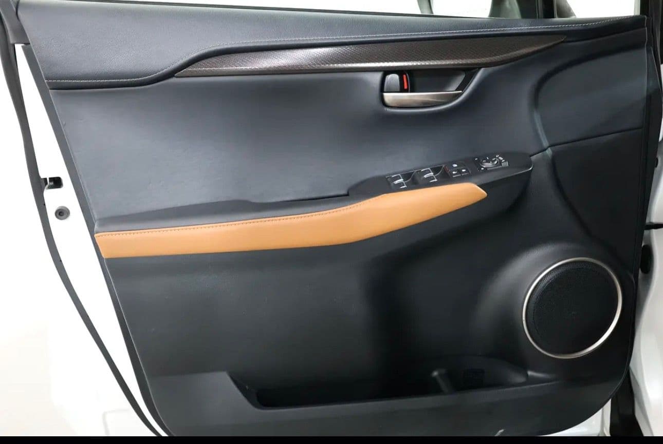 2020 Lexus NX 300 in excellent condition -GCC-specs -Full service history  - UNDER WARRANTY - Thumbnail 8