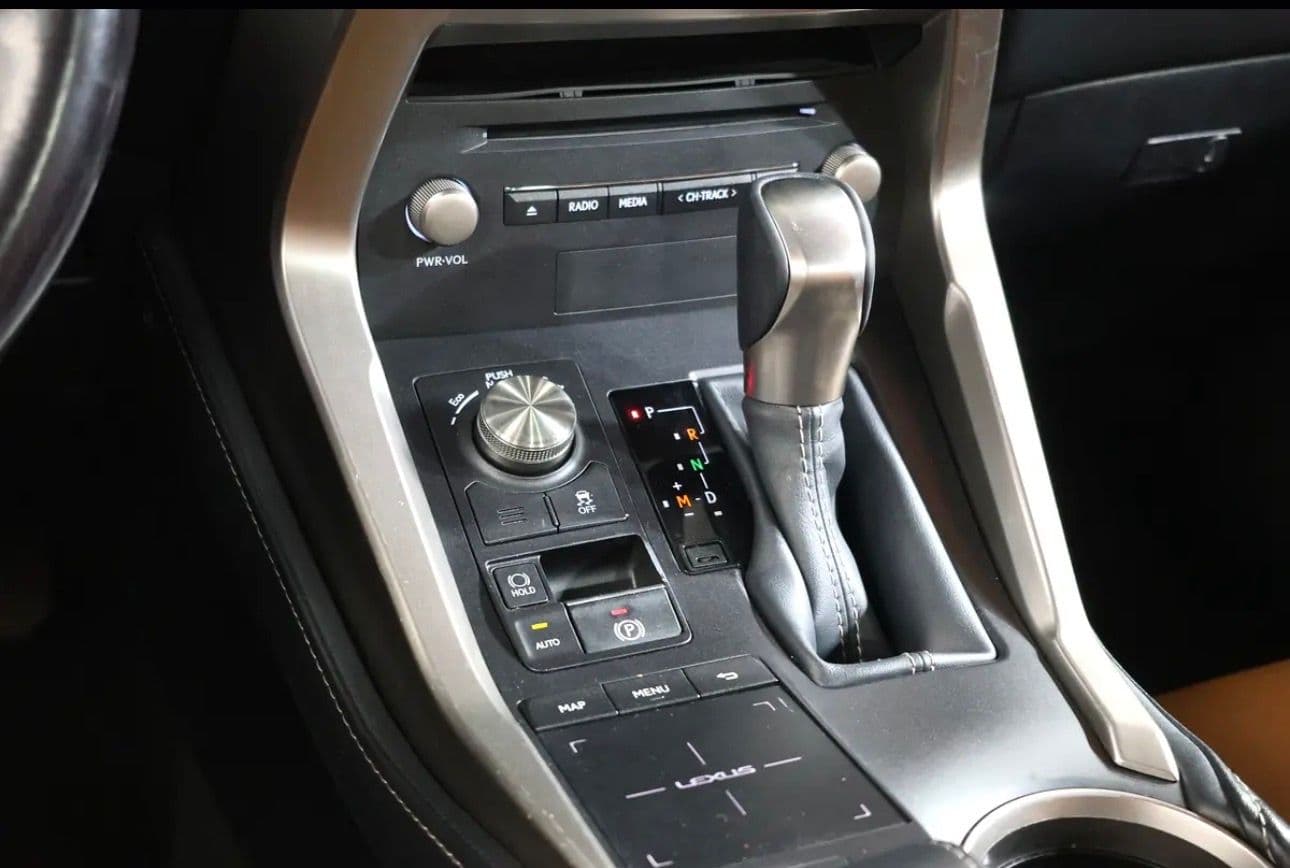 2020 Lexus NX 300 in excellent condition -GCC-specs -Full service history  - UNDER WARRANTY - Thumbnail 13