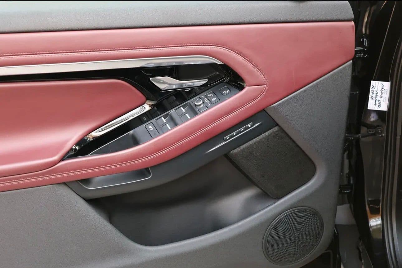Range Rover Evoque P250 HSE -2020 -94000KM -GCC Specs -Under Warranty -Al-Tayer Full Service History - Thumbnail 8