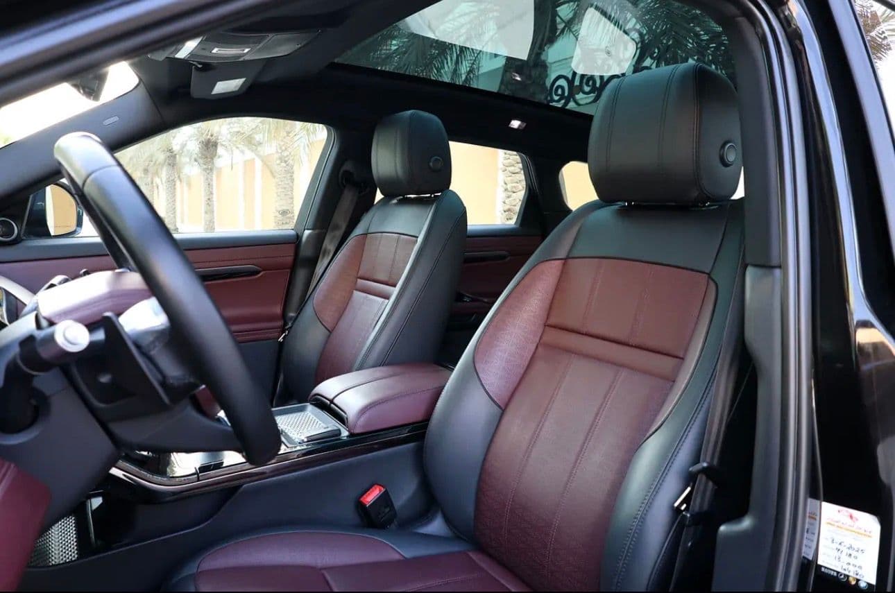 Range Rover Evoque P250 HSE -2020 -94000KM -GCC Specs -Under Warranty -Al-Tayer Full Service History - Thumbnail 11