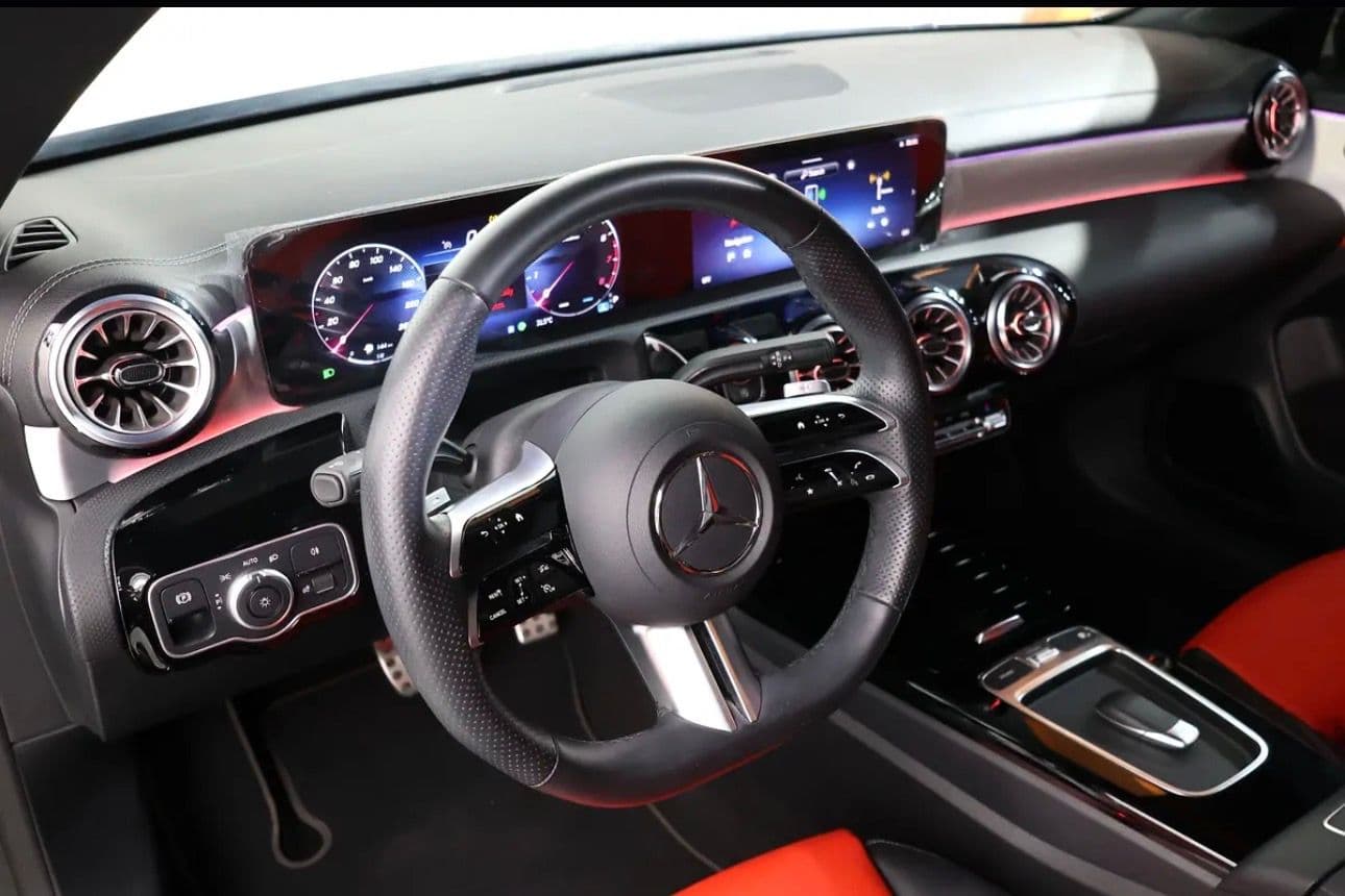 2025 Mercedes-Benz CLA 250 4MATIC-_Only 20000km - Thumbnail 10
