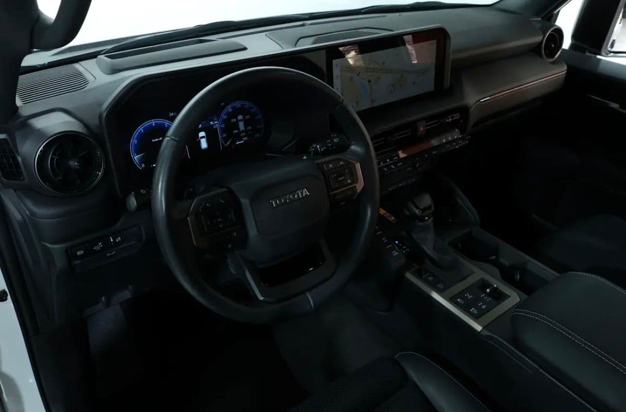 2025 Toyota Prado Adventure   - GCC FREE ACCIDENTS  Warranty and service CONTRACT included till 80,000Km - Thumbnail 9