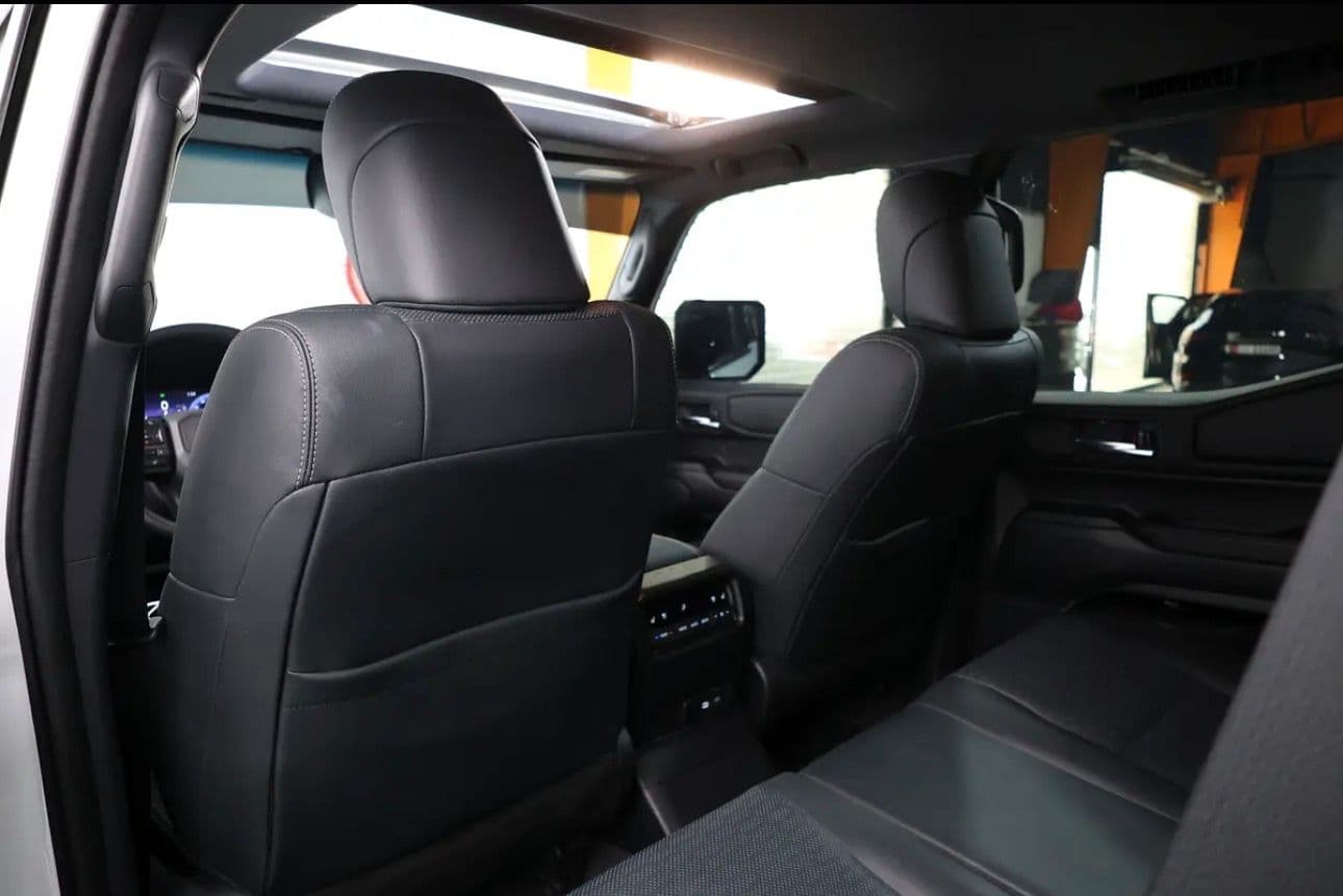 2025 Toyota Prado Adventure   - GCC FREE ACCIDENTS  Warranty and service CONTRACT included till 80,000Km - Thumbnail 11