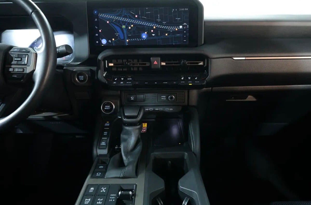 2025 Toyota Prado Adventure   - GCC FREE ACCIDENTS  Warranty and service CONTRACT included till 80,000Km - Thumbnail 12