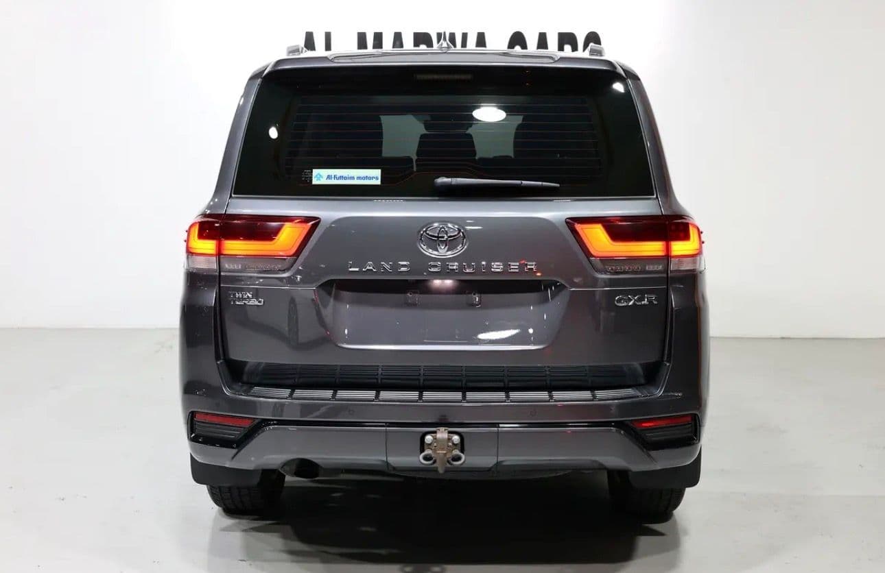 2022 Toyota Land Cruiser GXR -UNDER WARRANT & SERVICE TILL 80,000KM -GCC-spec  - immaculate condition - Thumbnail 6