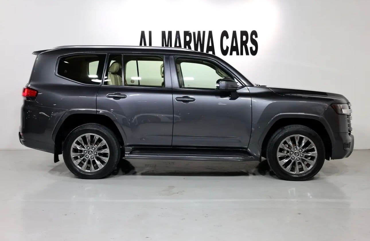 2022 Toyota Land Cruiser GXR -UNDER WARRANT & SERVICE TILL 80,000KM -GCC-spec  - immaculate condition - Thumbnail 7