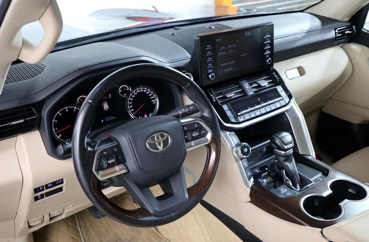 2022 Toyota Land Cruiser GXR -UNDER WARRANT & SERVICE TILL 80,000KM -GCC-spec  - immaculate condition - Thumbnail 10