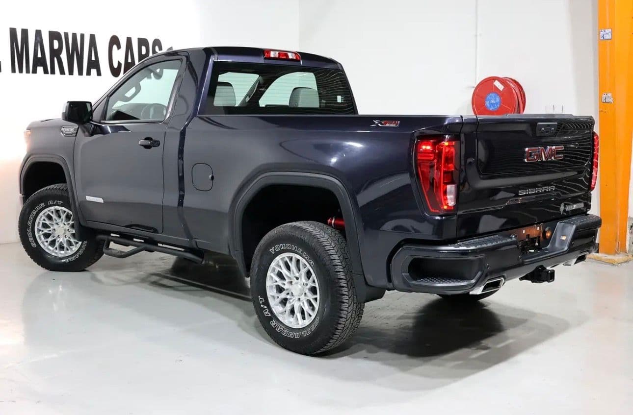 2024 GMC Sierra 1500 Elevation - Elevation with X31 Off-Road Package - GCC spec  - Thumbnail 3