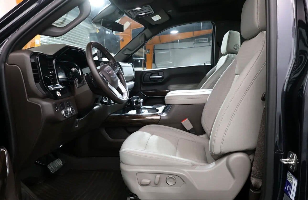 2024 GMC Sierra 1500 Elevation - Elevation with X31 Off-Road Package - GCC spec  - Thumbnail 9