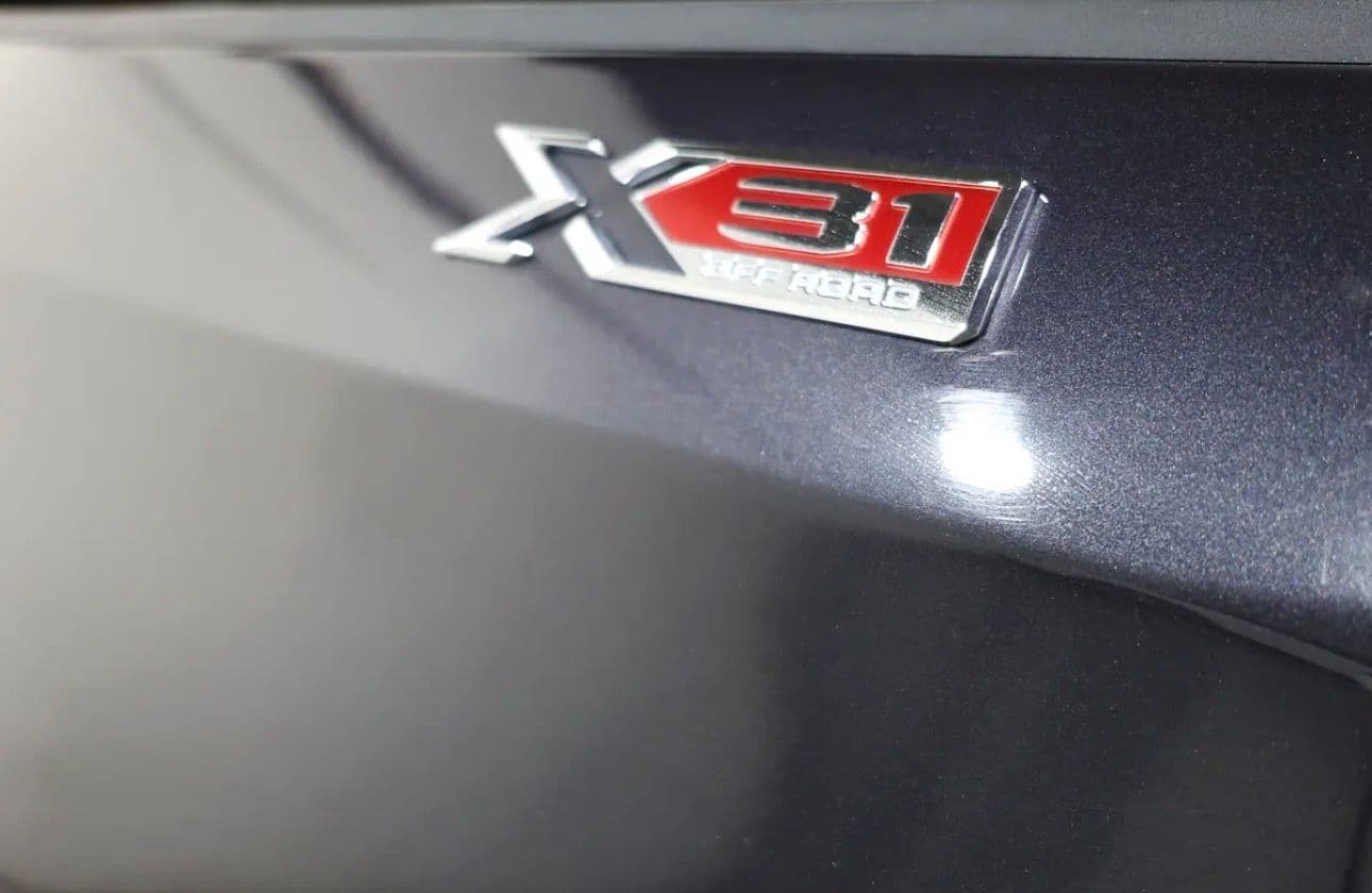 2024 GMC Sierra 1500 Elevation - Elevation with X31 Off-Road Package - GCC spec  - Thumbnail 15