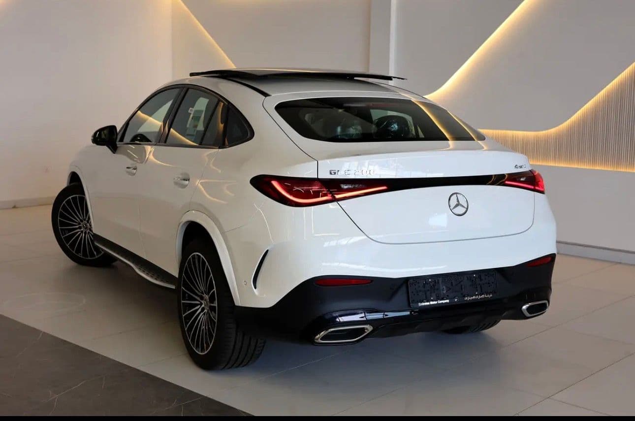MERCEDES-BENZ -GLC COUPE 2026  -GLC 200 -4Matic  - 2026  -COLOR AVAILABLE INTERIOR : ( CAMEL COLOR AND RED ) Kilometers: 0Km - Thumbnail 4