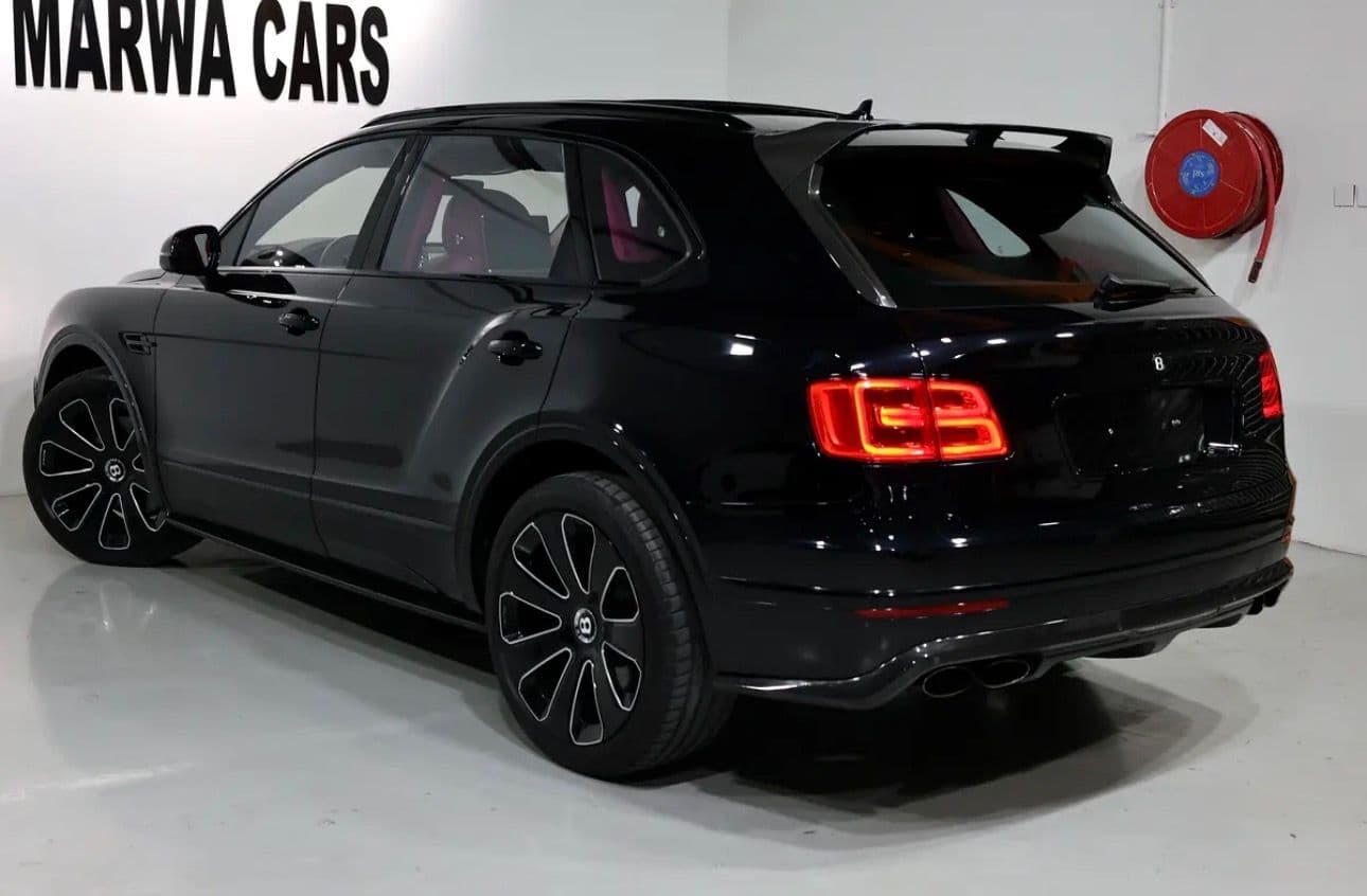 Experience the pinnacle of luxury with this 2018 Bentley Bentayga W12 Mulliner -GCC-spec masterpiece  - Thumbnail 4