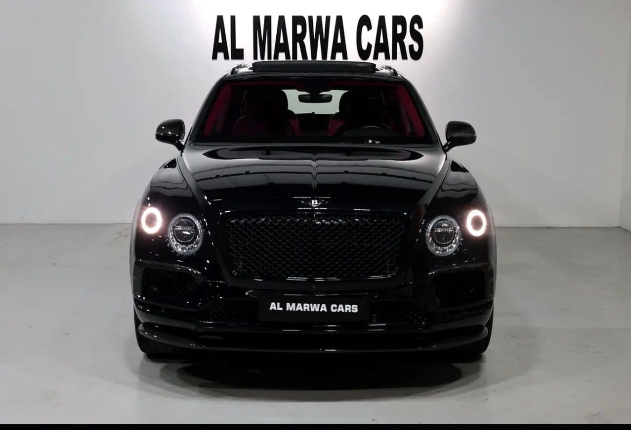 Experience the pinnacle of luxury with this 2018 Bentley Bentayga W12 Mulliner -GCC-spec masterpiece  - Thumbnail 5