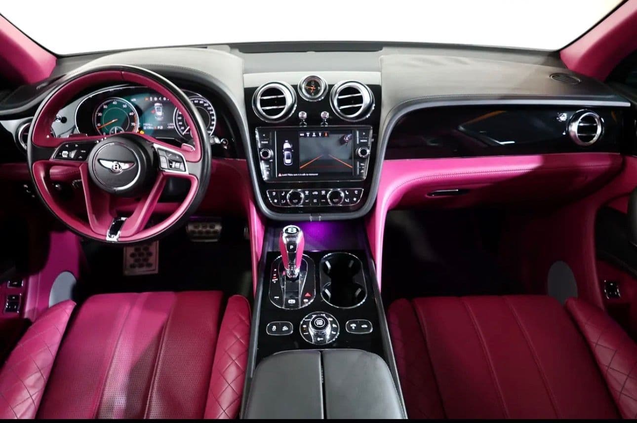 Experience the pinnacle of luxury with this 2018 Bentley Bentayga W12 Mulliner -GCC-spec masterpiece  - Thumbnail 11