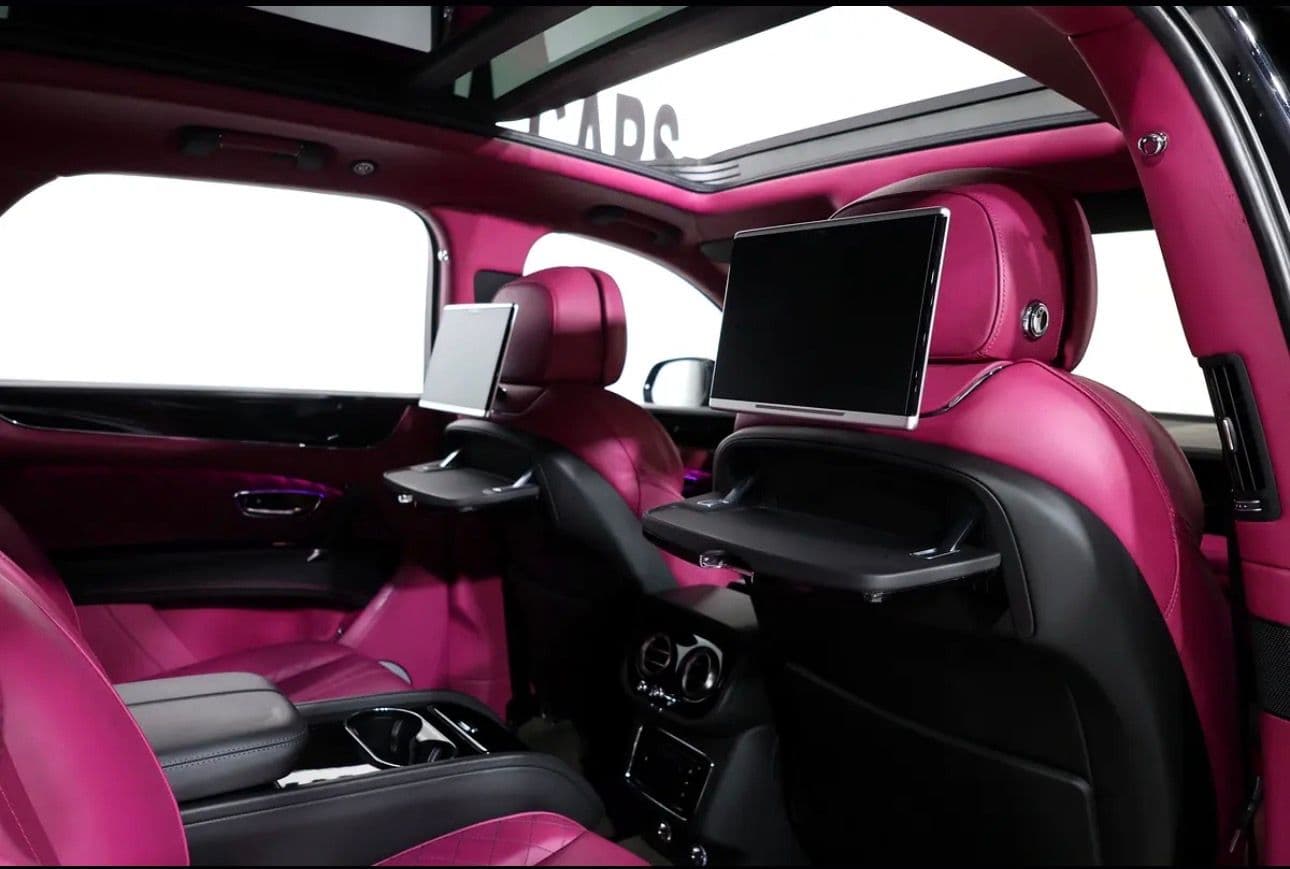 Experience the pinnacle of luxury with this 2018 Bentley Bentayga W12 Mulliner -GCC-spec masterpiece  - Thumbnail 15