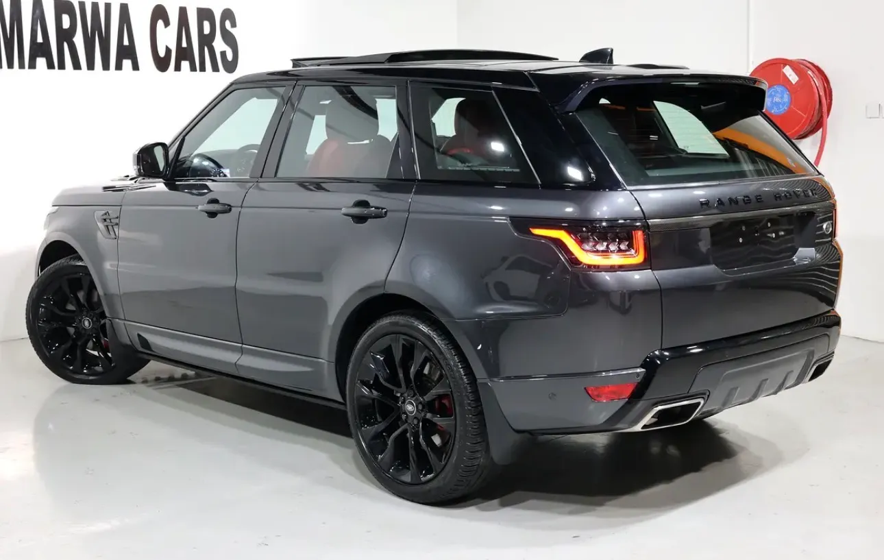 2021 Land Rover Range Rover Sport HST  - immaculate condition -full service history - GCC-spec luxury SUV  - Thumbnail 3