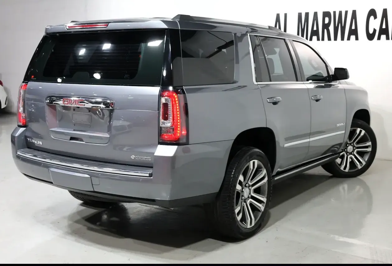 2020 GMC Yukon Denali in pristine condition - GCC spec SUV - Thumbnail 4