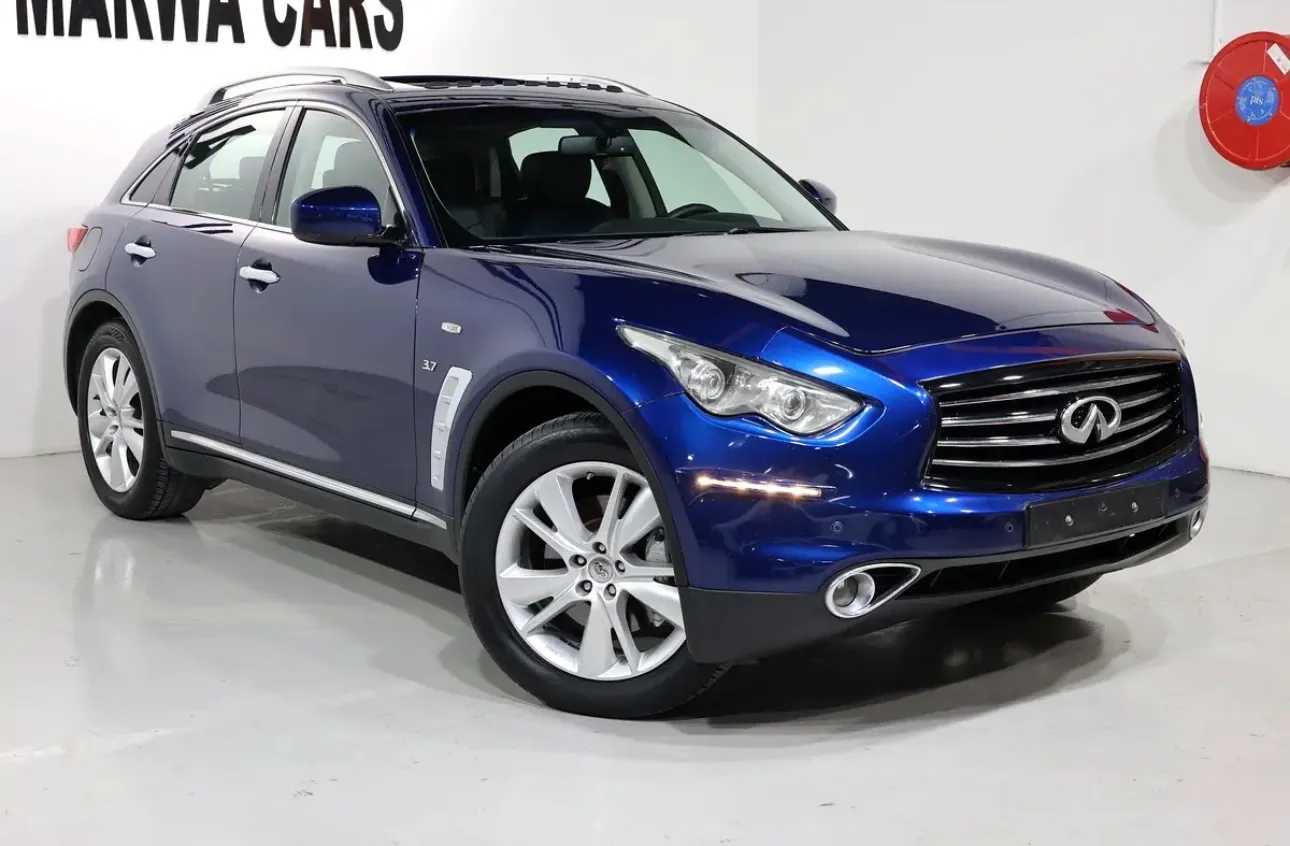 2016 Infiniti QX70 Luxury -GCC spec SUV  - excellent condition - Image 1