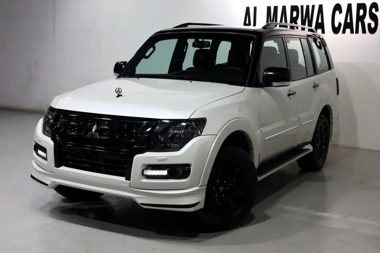 2020 Mitsubishi Pajero Signature Edition-GCC specs - Image 1