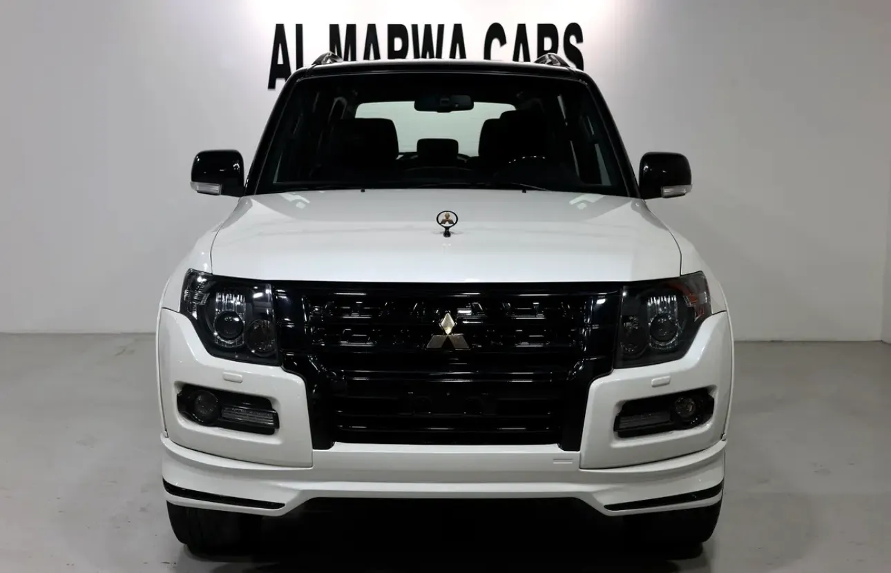 2020 Mitsubishi Pajero Signature Edition-GCC specs - Thumbnail 6