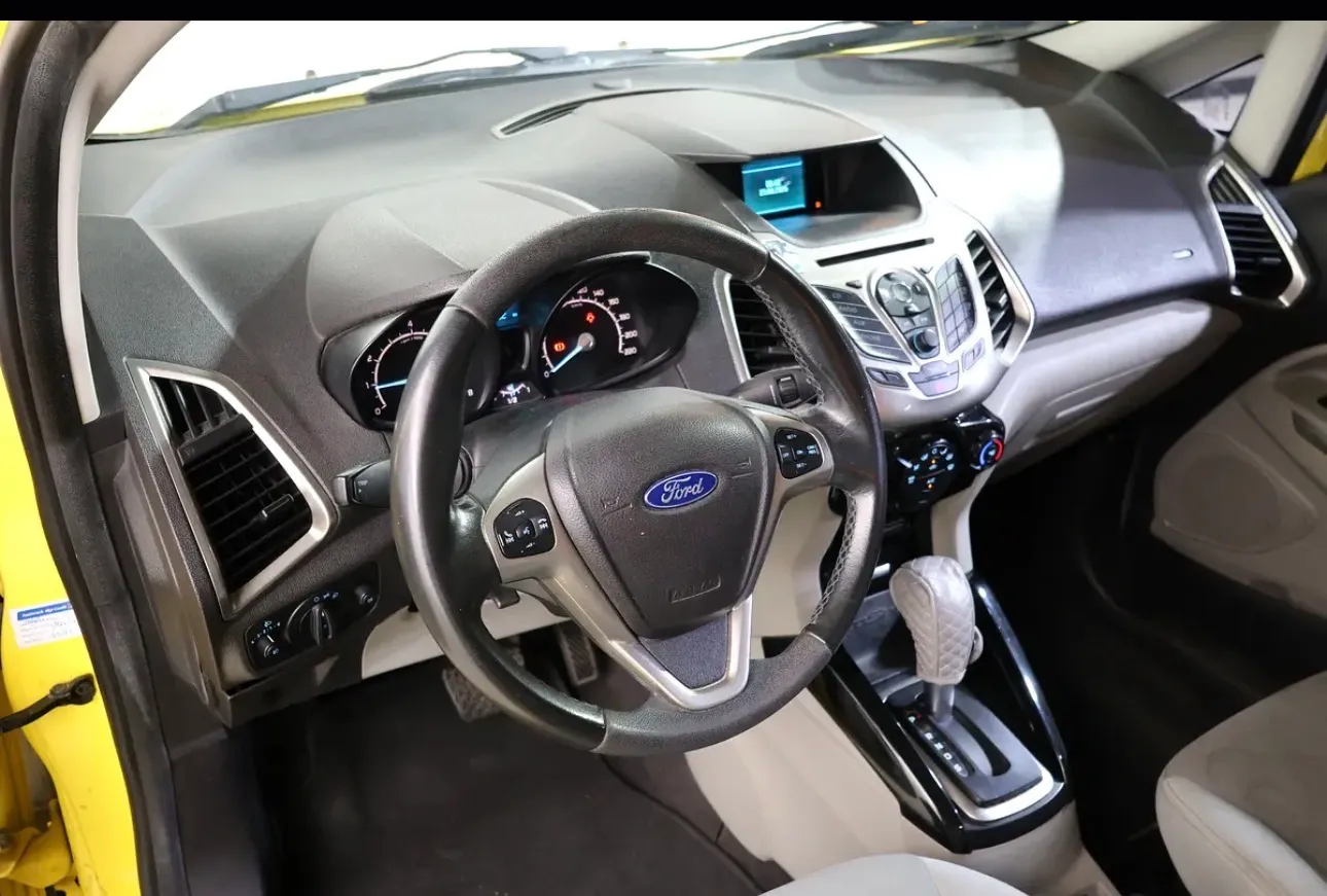 Ford EcoSport 2015 Trend edition  - excellent condition - GCC specifications - Thumbnail 10