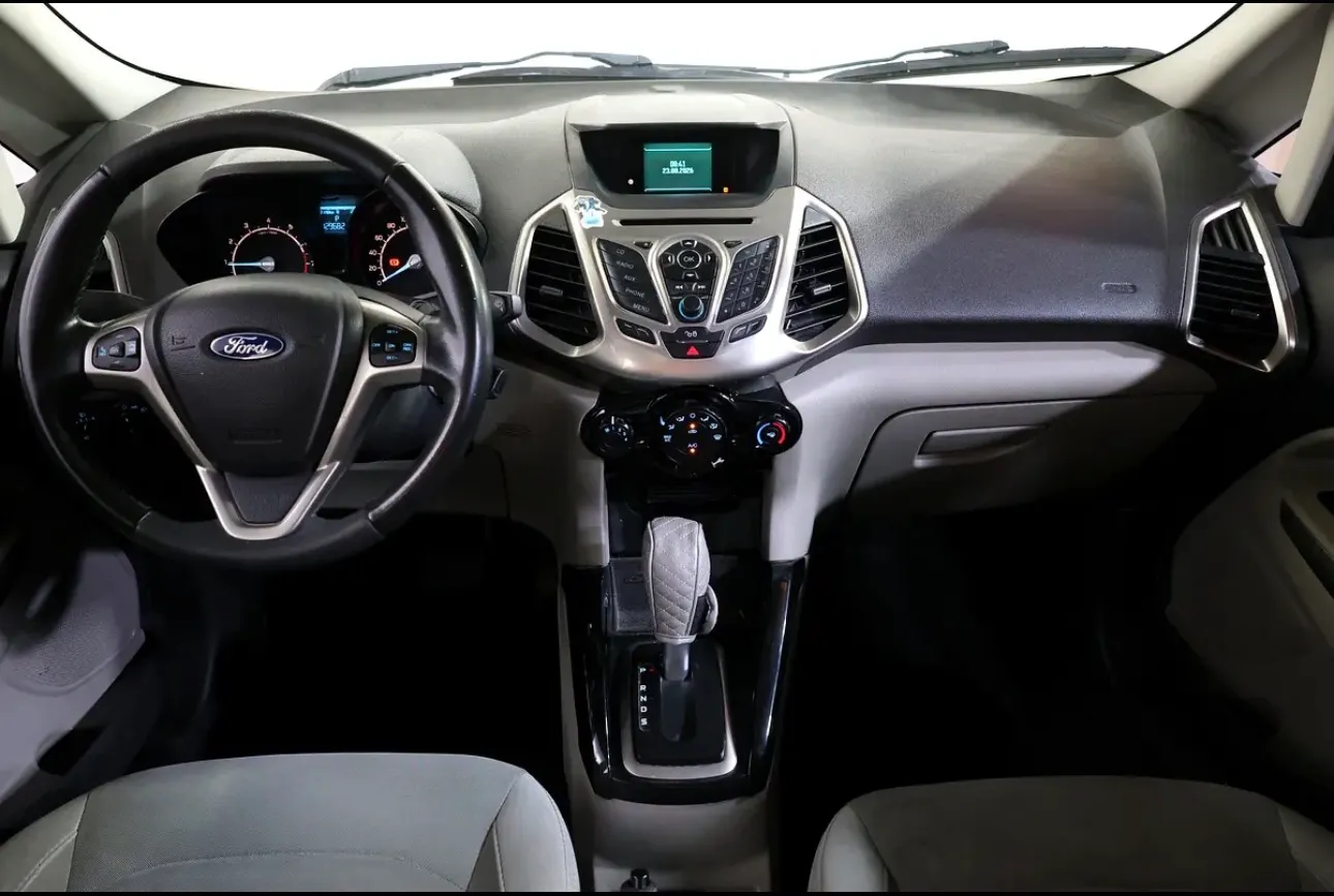 Ford EcoSport 2015 Trend edition  - excellent condition - GCC specifications - Thumbnail 11