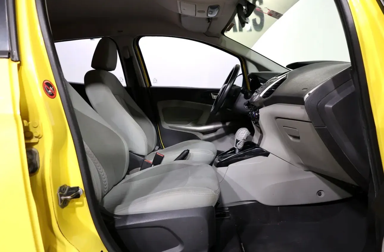 Ford EcoSport 2015 Trend edition  - excellent condition - GCC specifications - Thumbnail 13