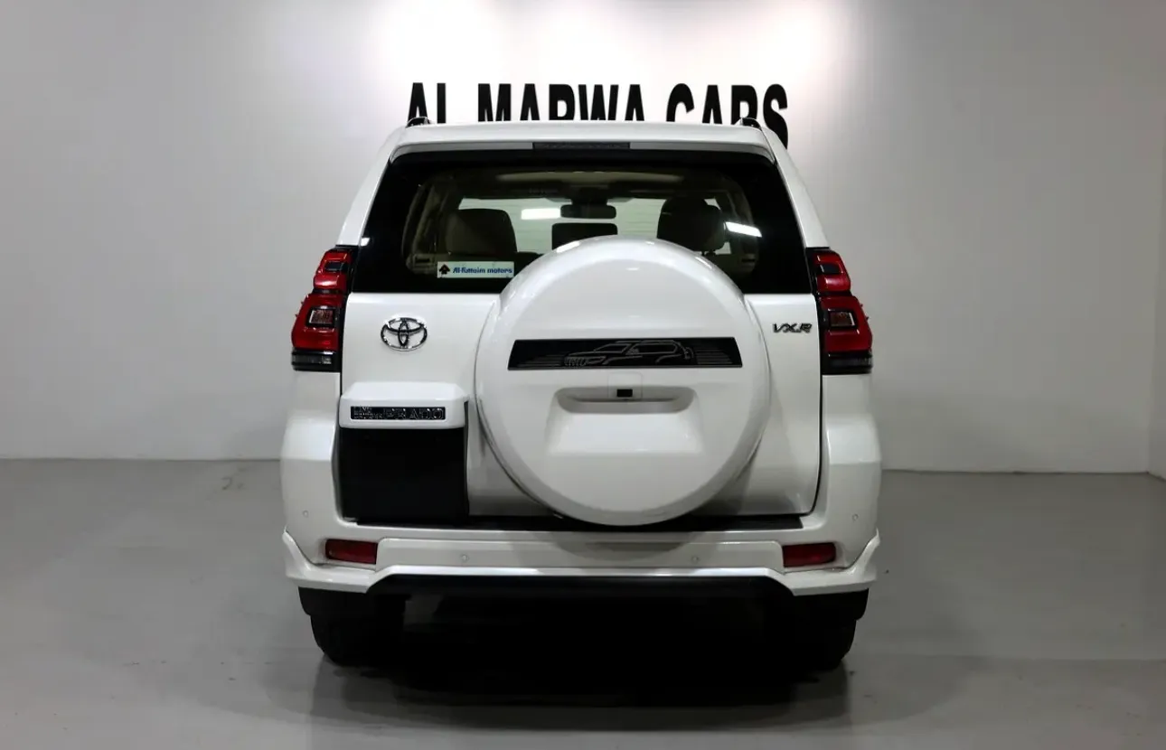 Toyota Prado adventure I 2022 I GCC Specs I FULL SERVICE HISTORY BY ALFUTTAIM I ACCIDENTS FREE - Thumbnail 7