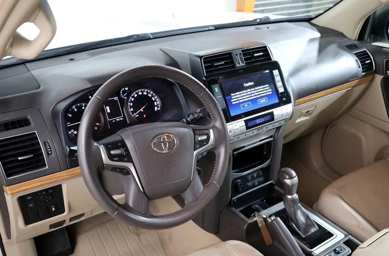 Toyota Prado adventure I 2022 I GCC Specs I FULL SERVICE HISTORY BY ALFUTTAIM I ACCIDENTS FREE - Thumbnail 14