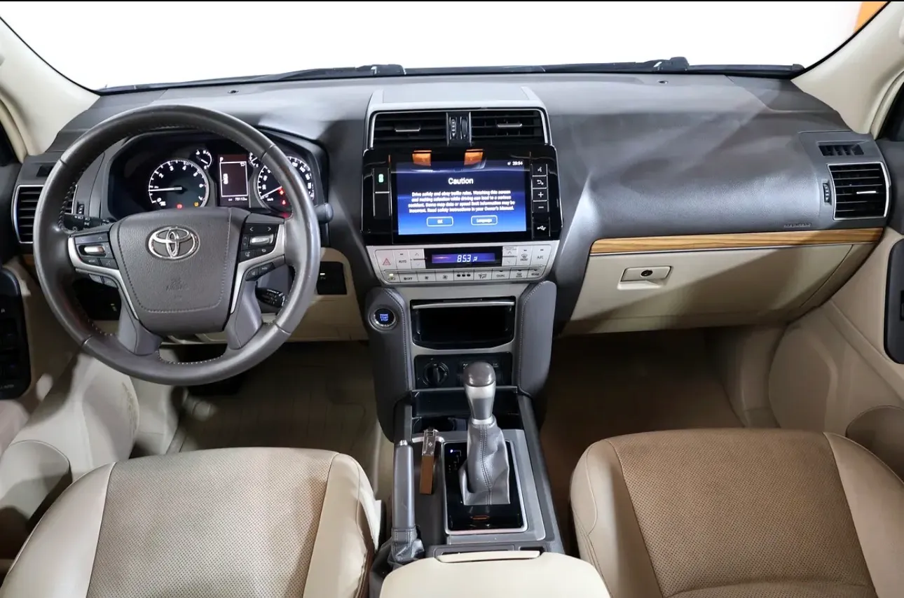 Toyota Prado adventure I 2022 I GCC Specs I FULL SERVICE HISTORY BY ALFUTTAIM I ACCIDENTS FREE - Thumbnail 10