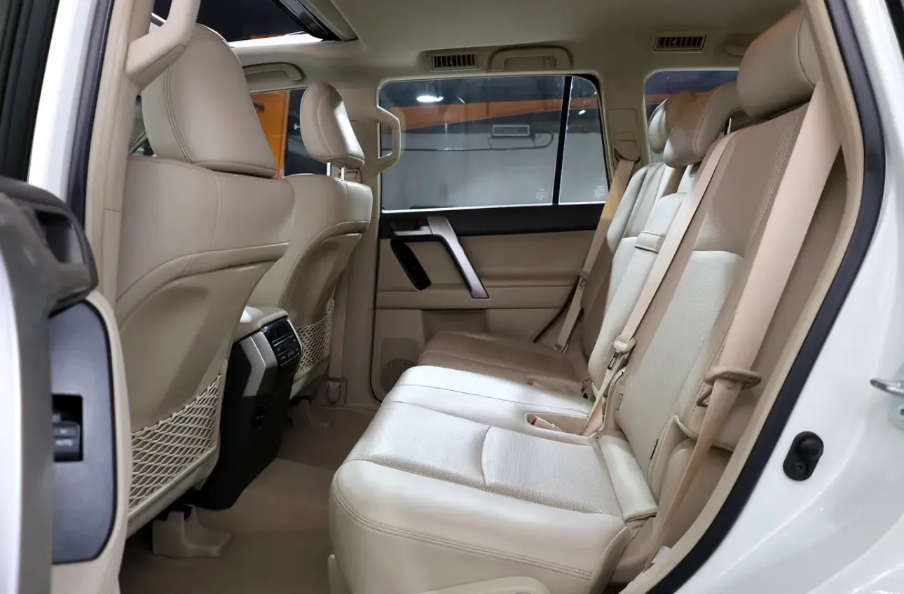 Toyota Prado adventure I 2022 I GCC Specs I FULL SERVICE HISTORY BY ALFUTTAIM I ACCIDENTS FREE - Thumbnail 16