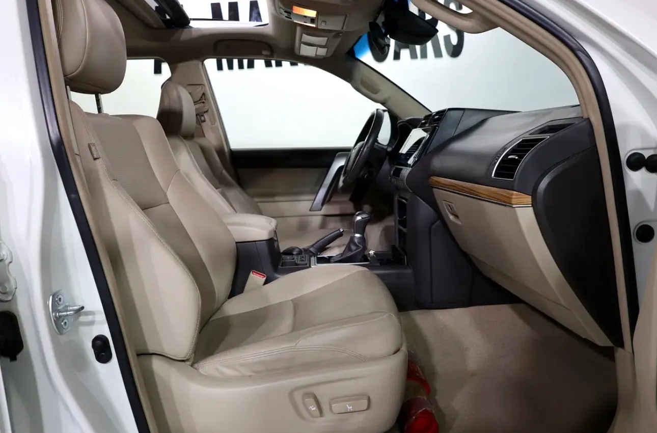 Toyota Prado adventure I 2022 I GCC Specs I FULL SERVICE HISTORY BY ALFUTTAIM I ACCIDENTS FREE - Thumbnail 13