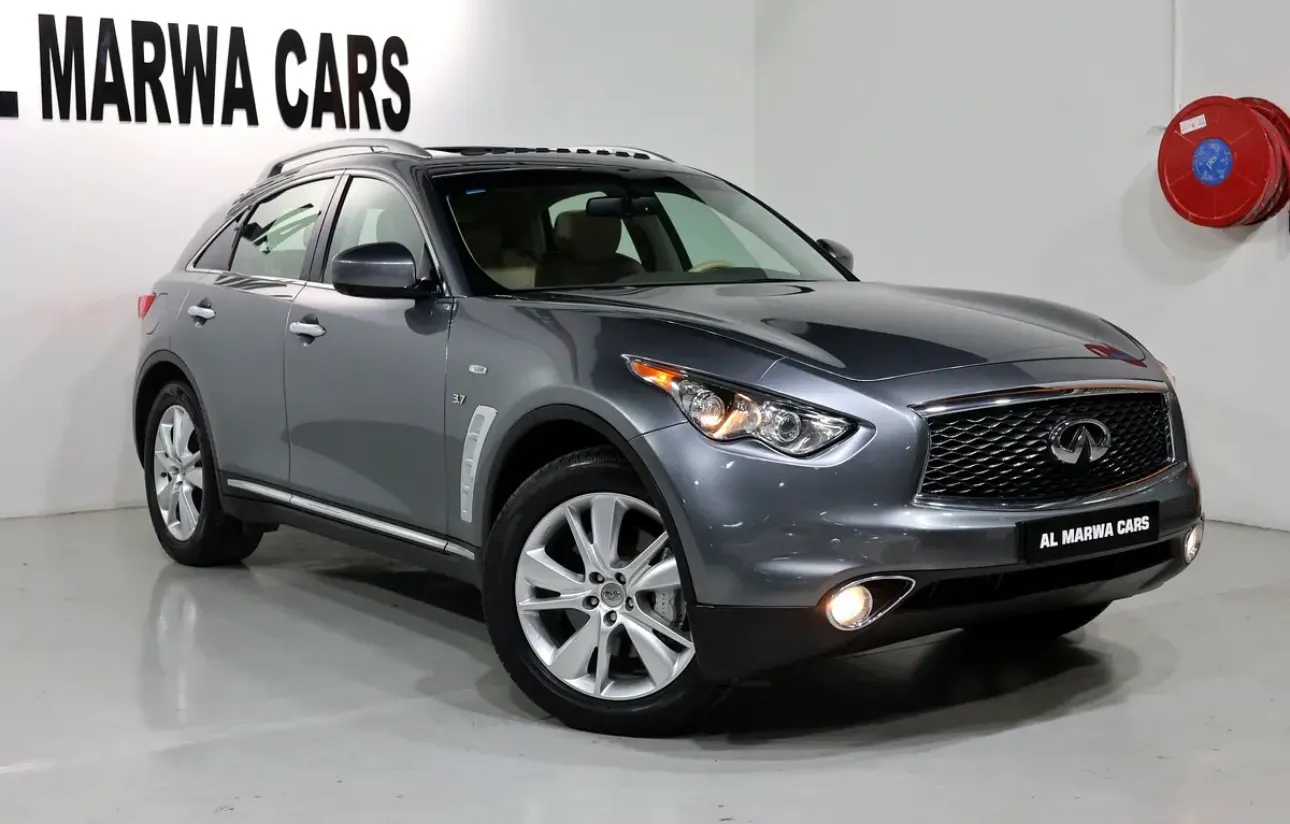 2020 Infiniti QX70 Luxury.  -GCC specifications, -V6 engine, Excellent Condition  - Thumbnail 2