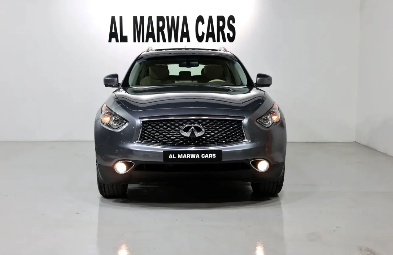 2020 Infiniti QX70 Luxury.  -GCC specifications, -V6 engine, Excellent Condition  - Thumbnail 5
