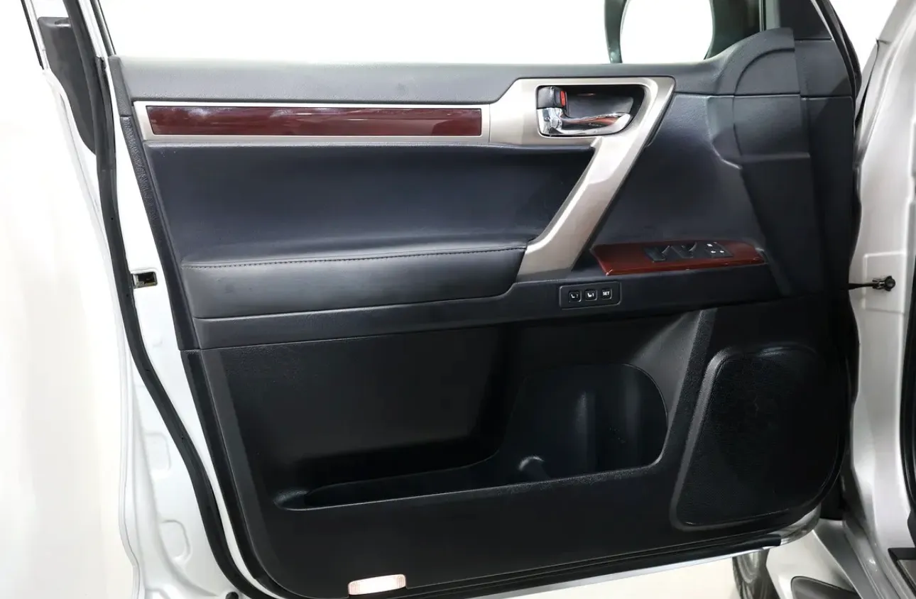 Lexus gx460-2015-295000km-GCC specs-Excellent Condition  - Thumbnail 7