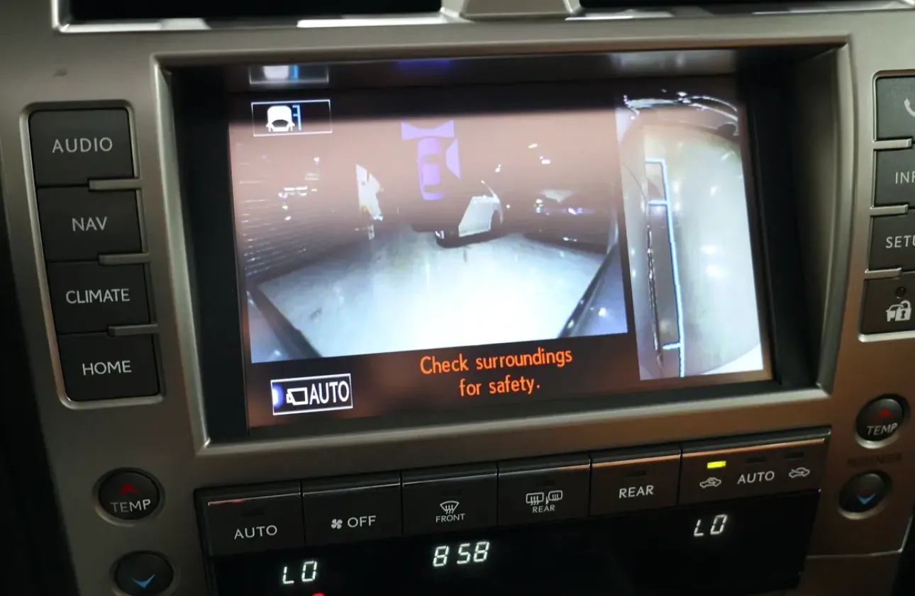 Lexus gx460-2015-295000km-GCC specs-Excellent Condition  - Thumbnail 11
