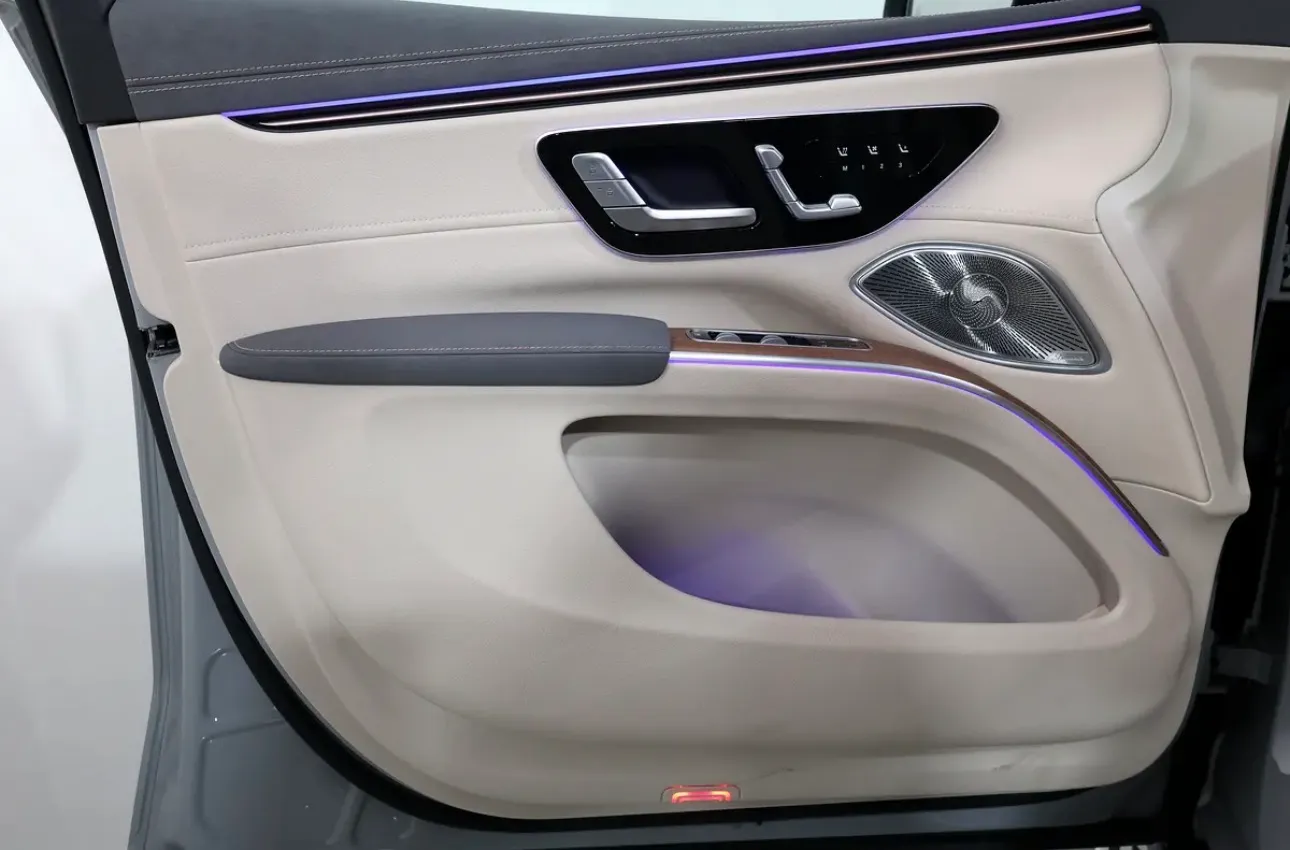 2023 Mercedes-benz EQS 450 4 matic-7seater-under warranty- - Thumbnail 8