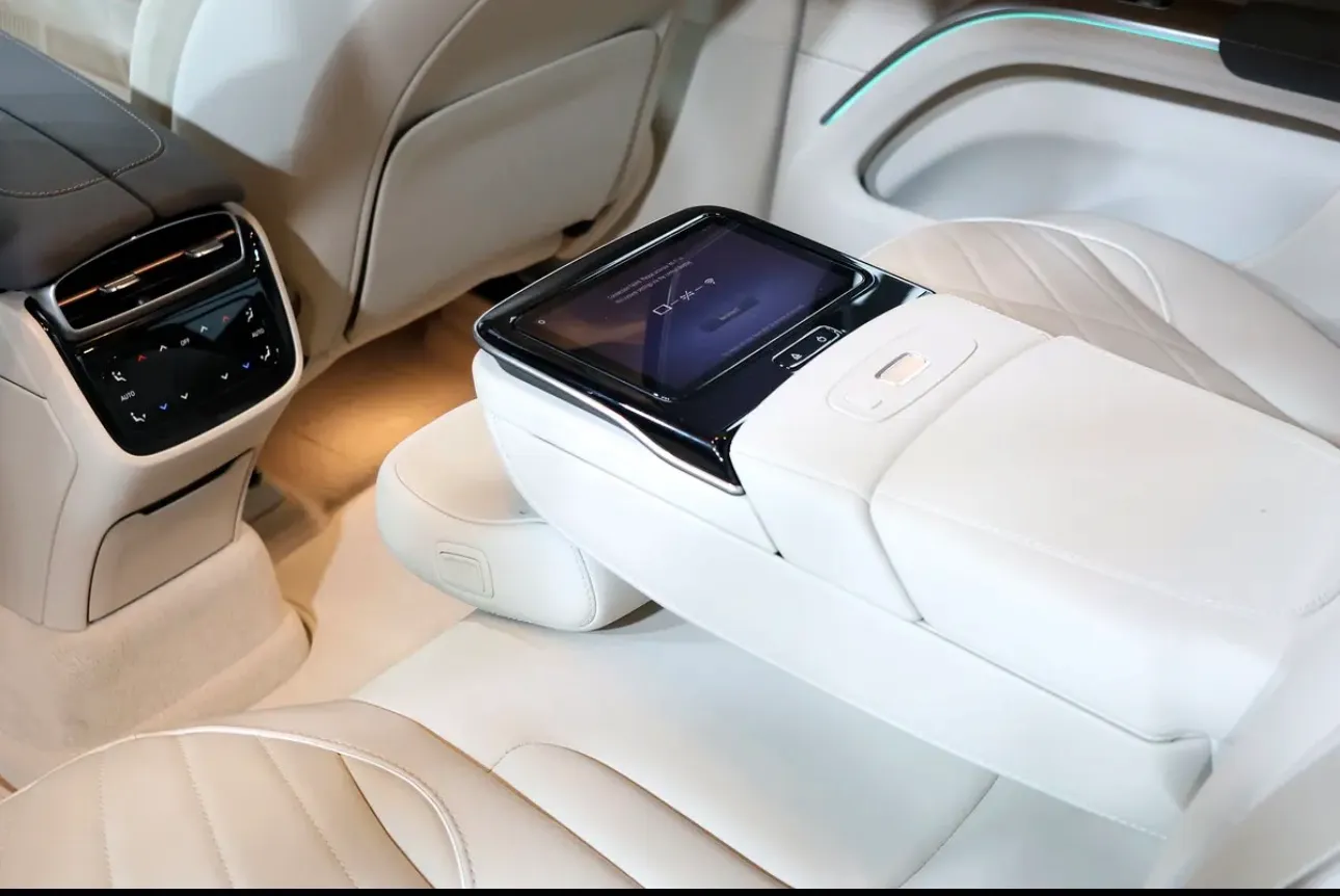 2023 Mercedes-Benz EQS 450 7 SEAT 4MATIC-SUV -GCC SPECS - Thumbnail 18