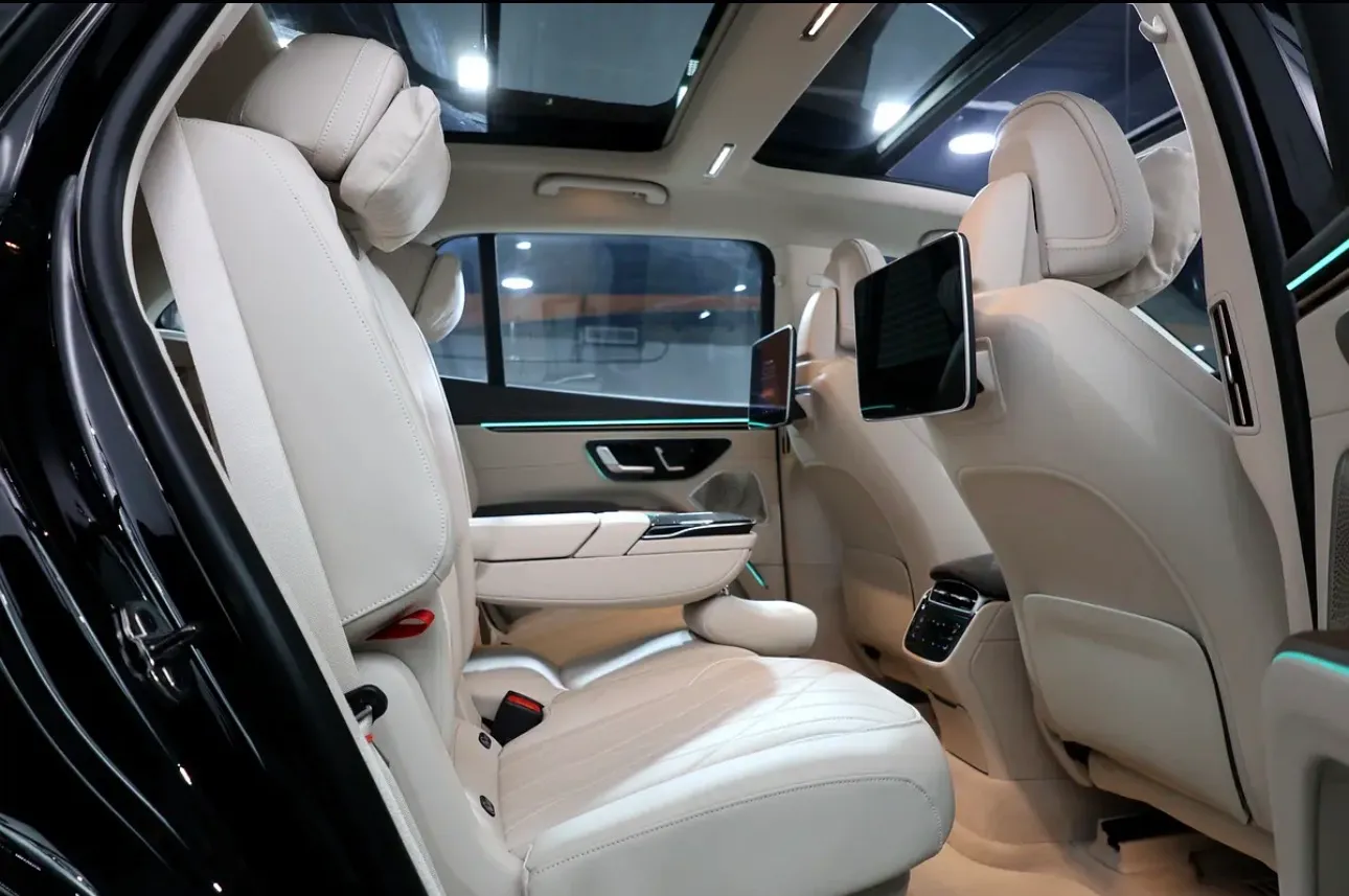 2023 Mercedes-Benz EQS 450 7 SEAT 4MATIC-SUV -GCC SPECS - Thumbnail 17