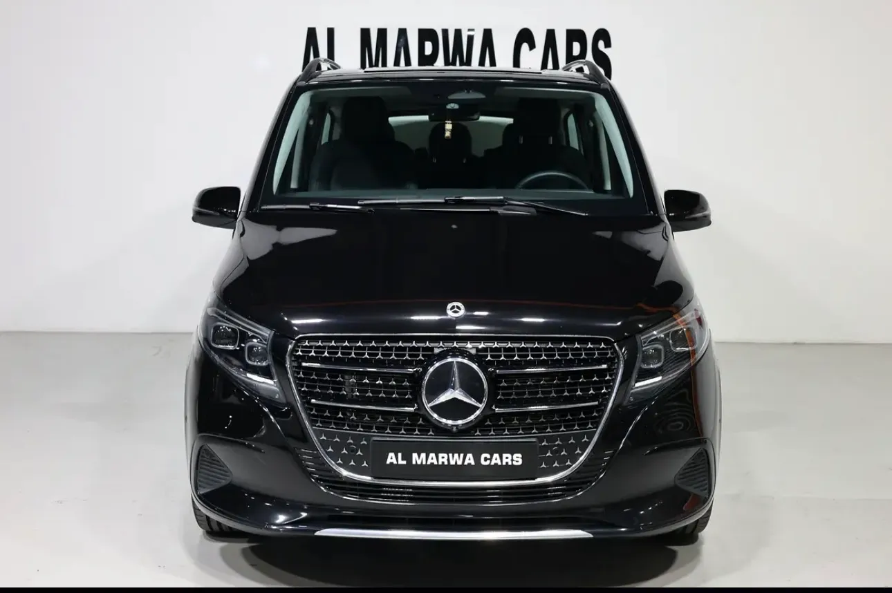 2025 Mercedes-Benz V-Class V 300, the pinnacle of luxury MPVs - GCC Specifications - UNDER WARRANTY  - Thumbnail 5