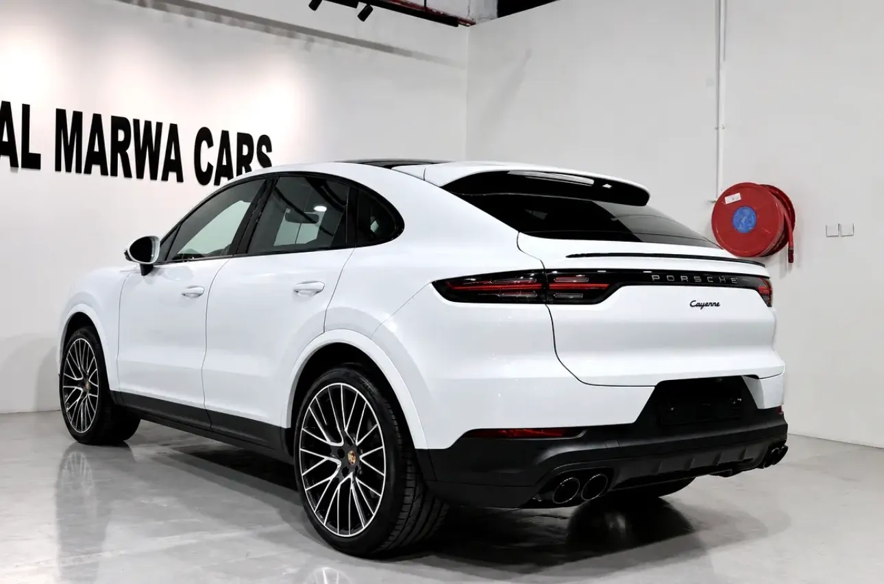 2023 Porsche Cayenne Coupe - GCC specifications - Still under warranty with a full service history - Thumbnail 4