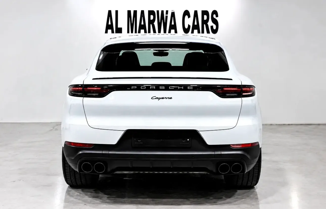 2023 Porsche Cayenne Coupe - GCC specifications - Still under warranty with a full service history - Thumbnail 6