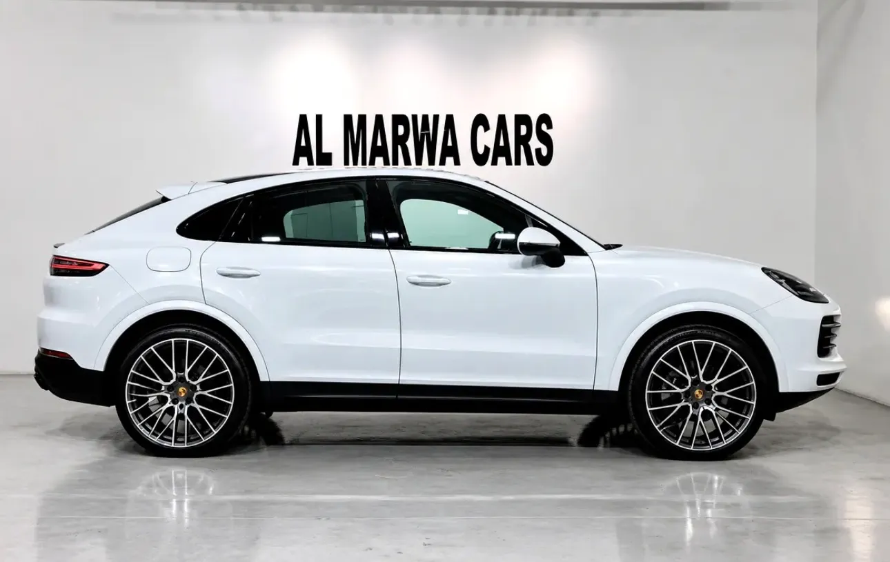 2023 Porsche Cayenne Coupe - GCC specifications - Still under warranty with a full service history - Thumbnail 7